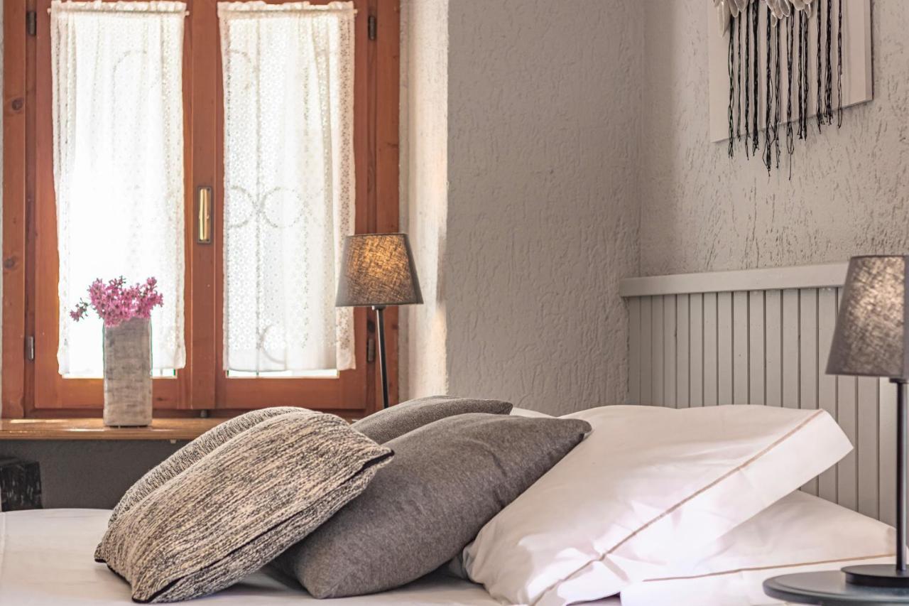 Atelier Dell'Artista By Wonderful Italy Apartment Варена Екстериор снимка