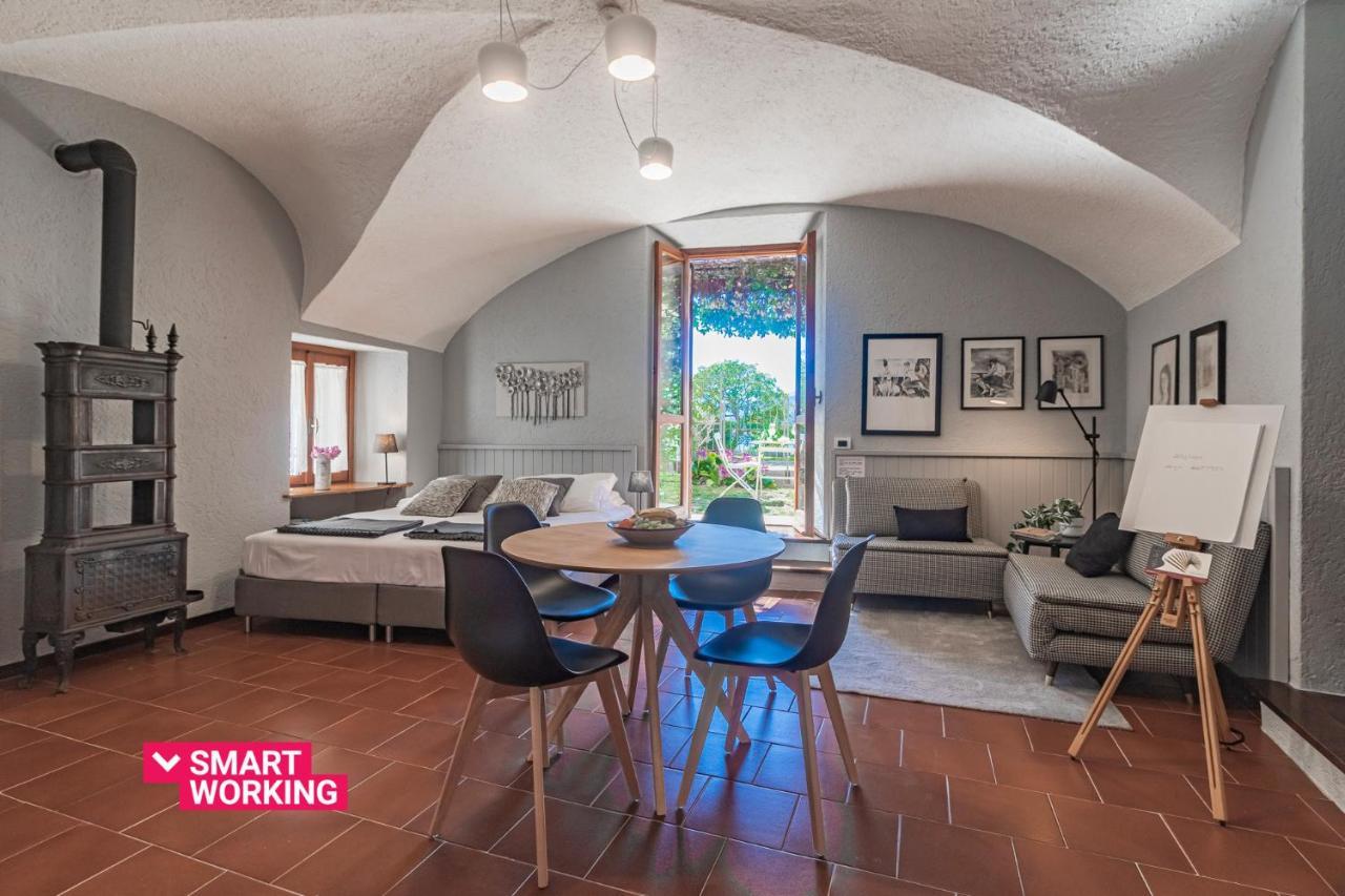 Atelier Dell'Artista By Wonderful Italy Apartment Варена Екстериор снимка